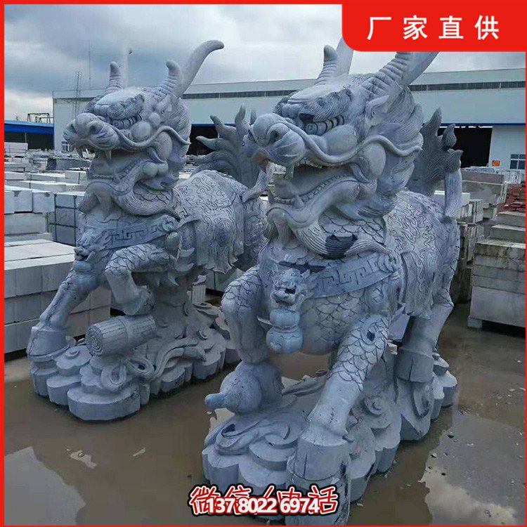 青石雕刻麒麟大型雕塑，為景區墓園增添靚麗風采