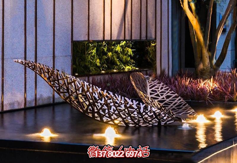 不銹鋼樹葉鏤空雕塑,給戶外和酒店環(huán)境帶來(lái)優(yōu)雅氣息 不銹鋼樹葉鏤空雕塑,給戶外和酒店環(huán)境帶來(lái)優(yōu)雅氣息