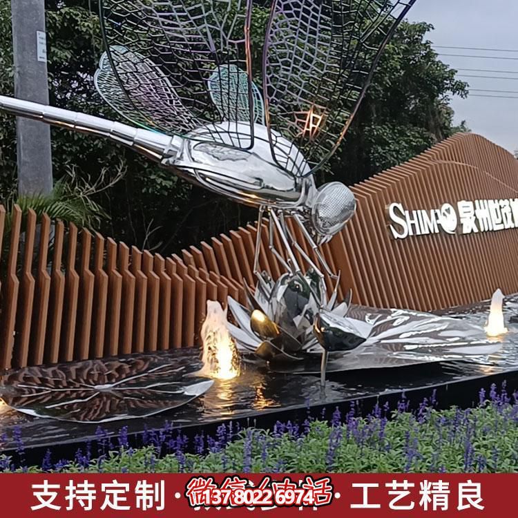 大型不銹鋼雕塑，為城市酒店、公園、商場(chǎng)及水景環(huán)境增添獨(dú)特景觀