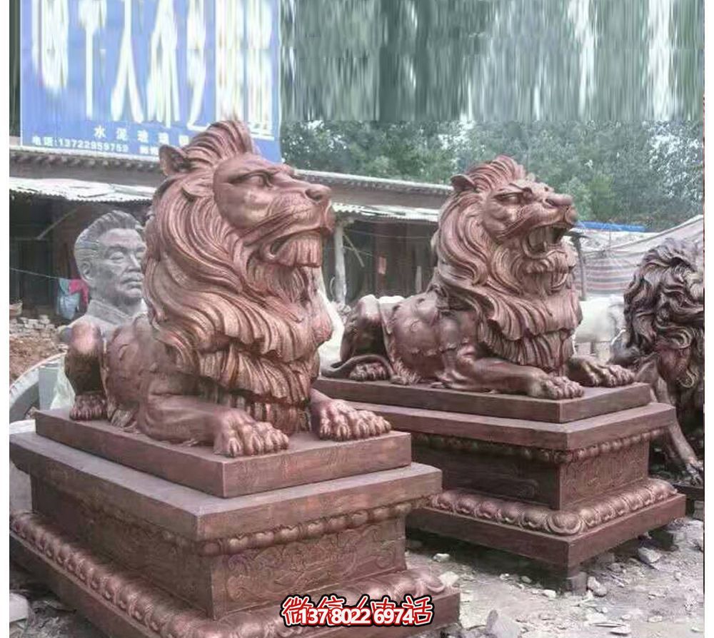 趴窩紅雕獅子仿真雕塑，守護晚霞鎮宅之美