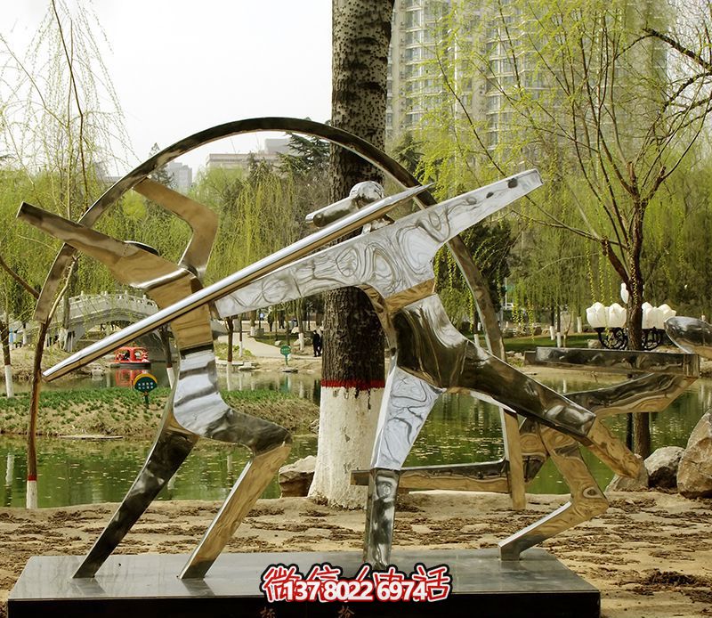 不銹鋼鏡面標(biāo)槍雕塑——精致、創(chuàng)意、華美